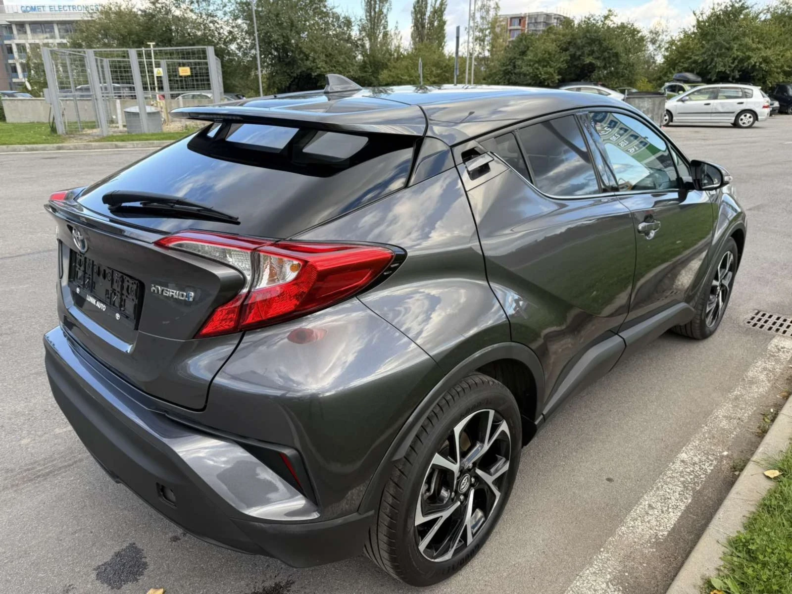 Toyota C-HR HYBRID  - изображение 4