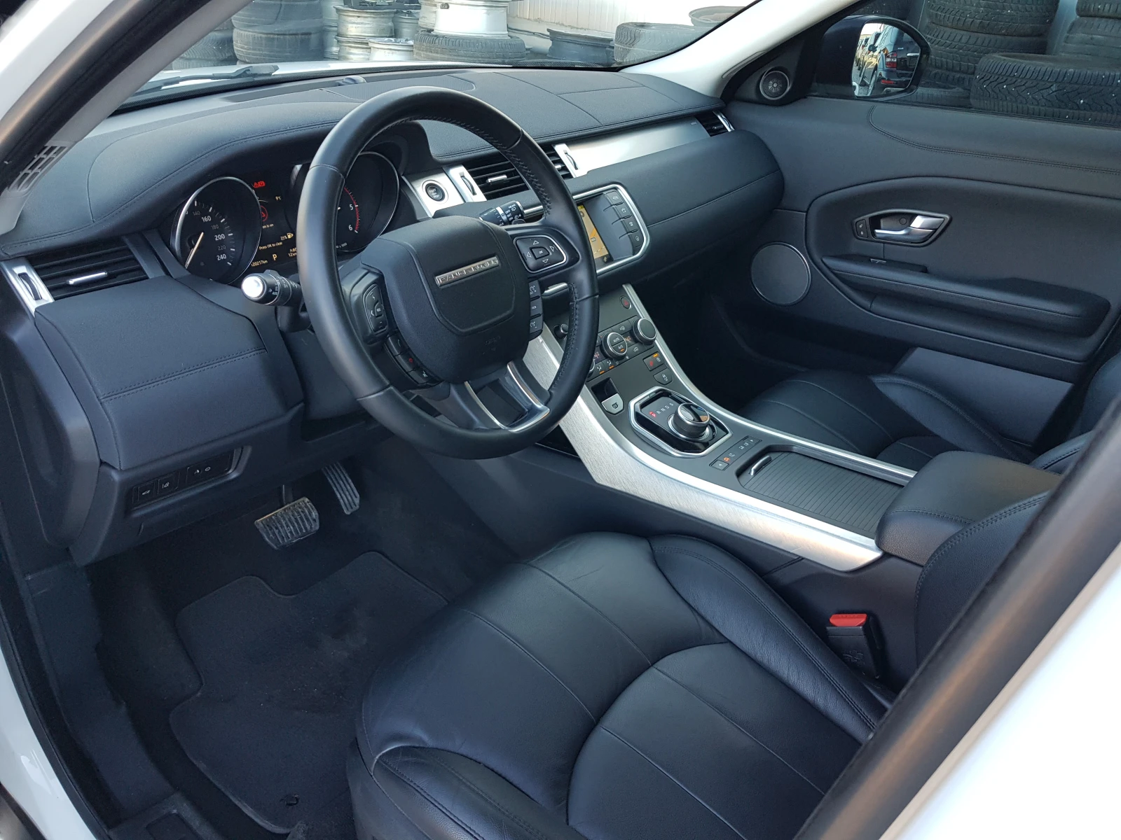 Land Rover Range Rover Evoque FACELIFT 2.0 D-150 к.с. EURO 6B - изображение 9