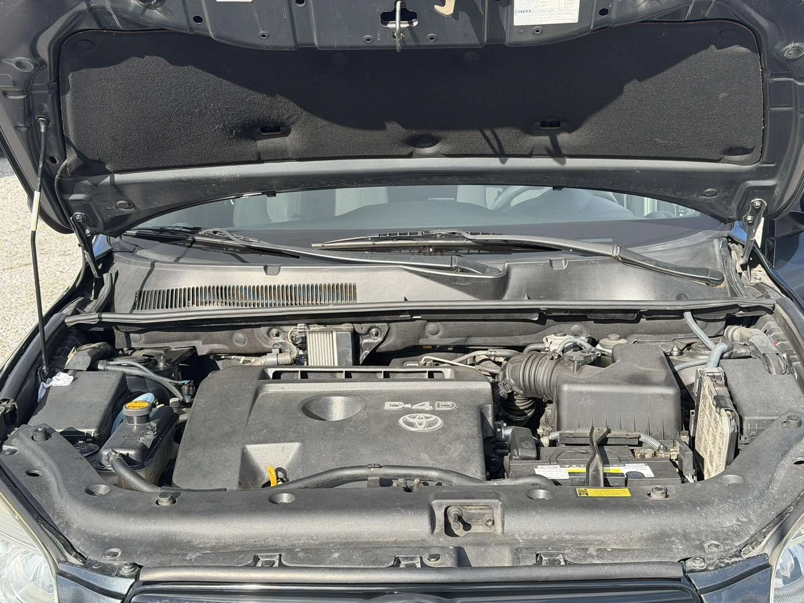 Toyota Rav4 2.2 D-4D/4x4, снимка 17 - Автомобили и джипове - 53868012