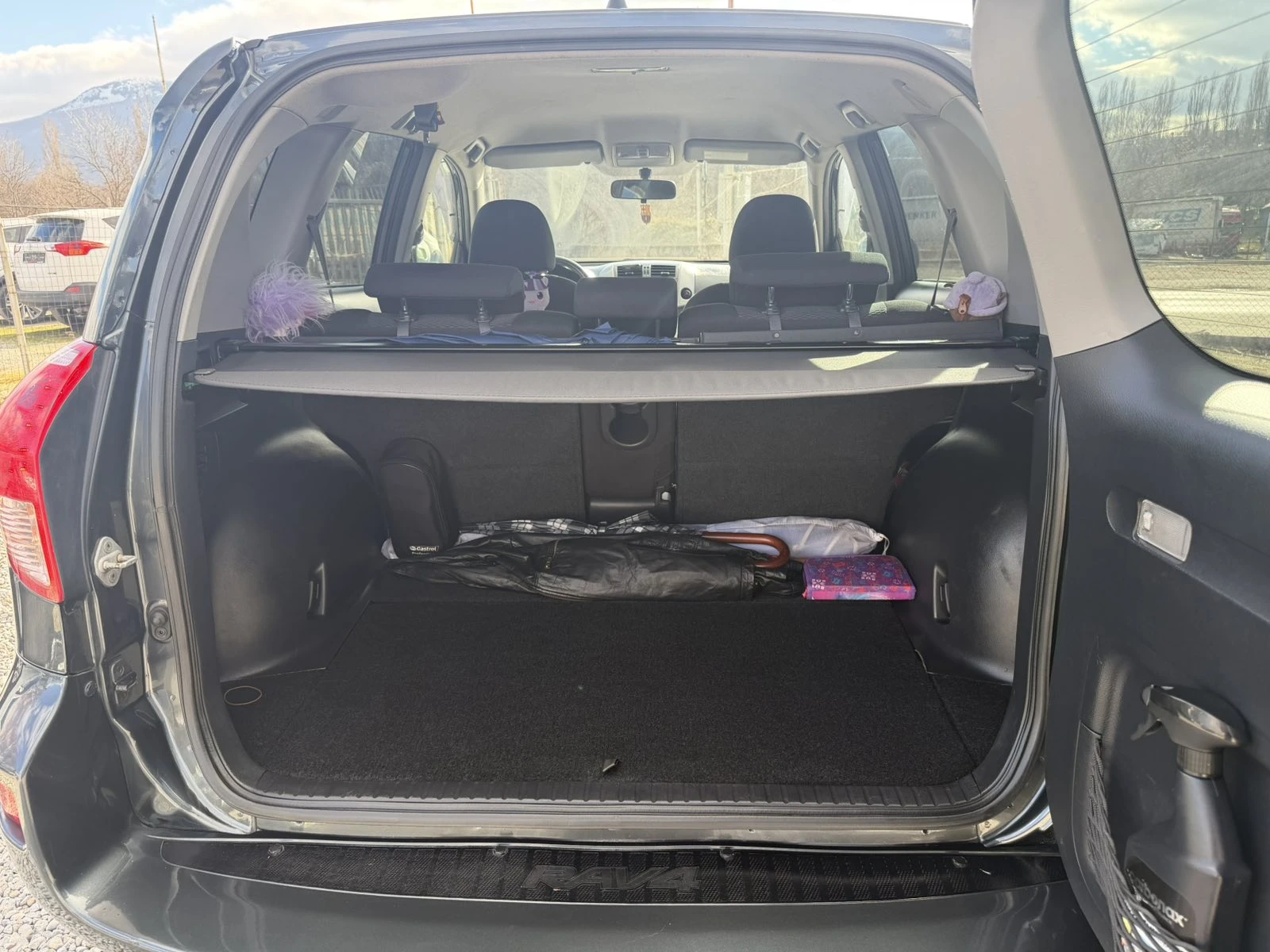 Toyota Rav4 2.2 D-4D/4x4, снимка 16 - Автомобили и джипове - 53868012