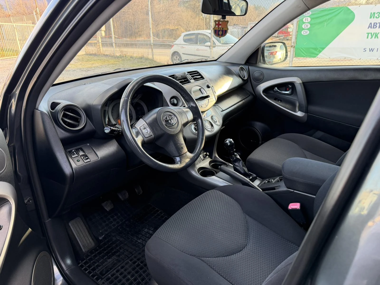 Toyota Rav4 2.2 D-4D/4x4, снимка 9 - Автомобили и джипове - 53868012