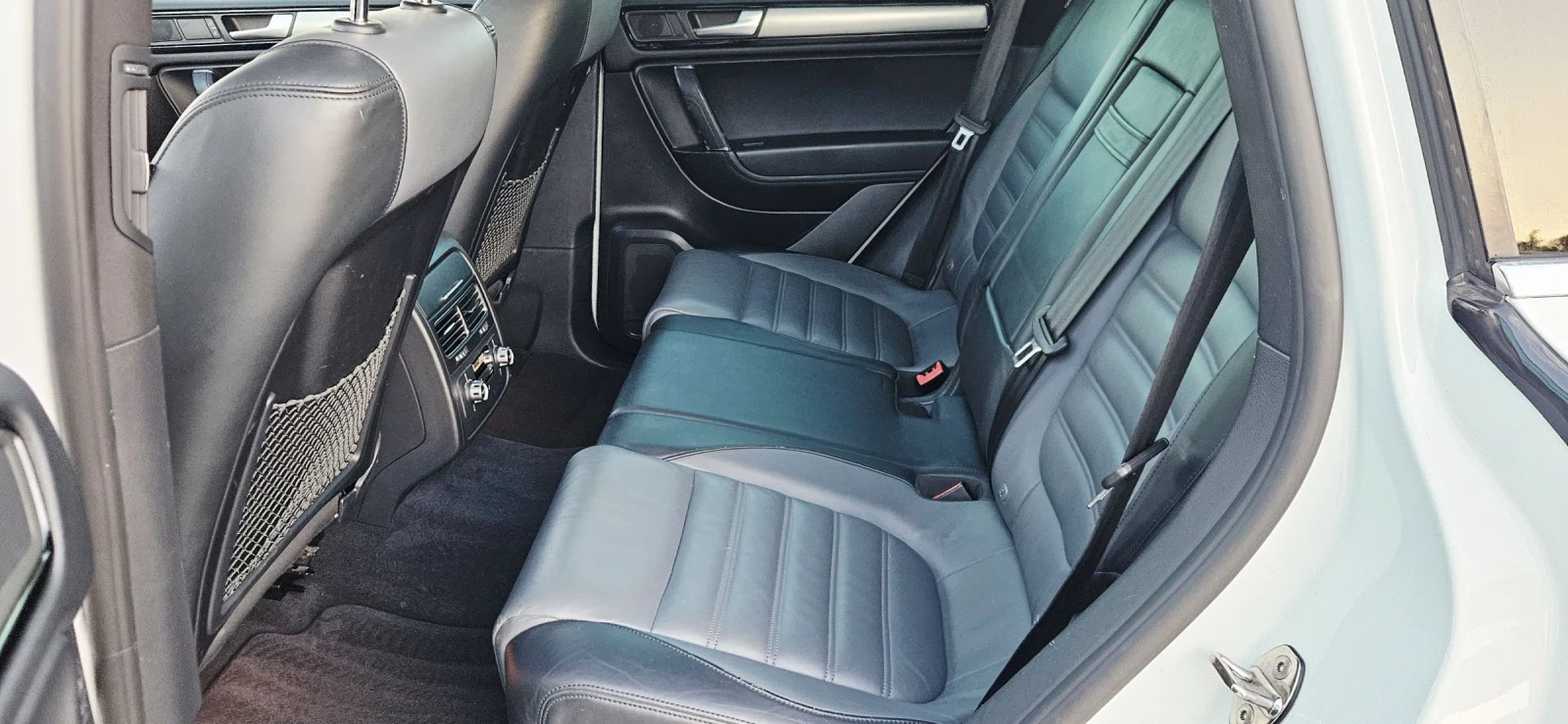 VW Touareg R-LINE* FACE* DISTRONIK* NAVI* PANORAMA, снимка 15 - Автомобили и джипове - 54683782