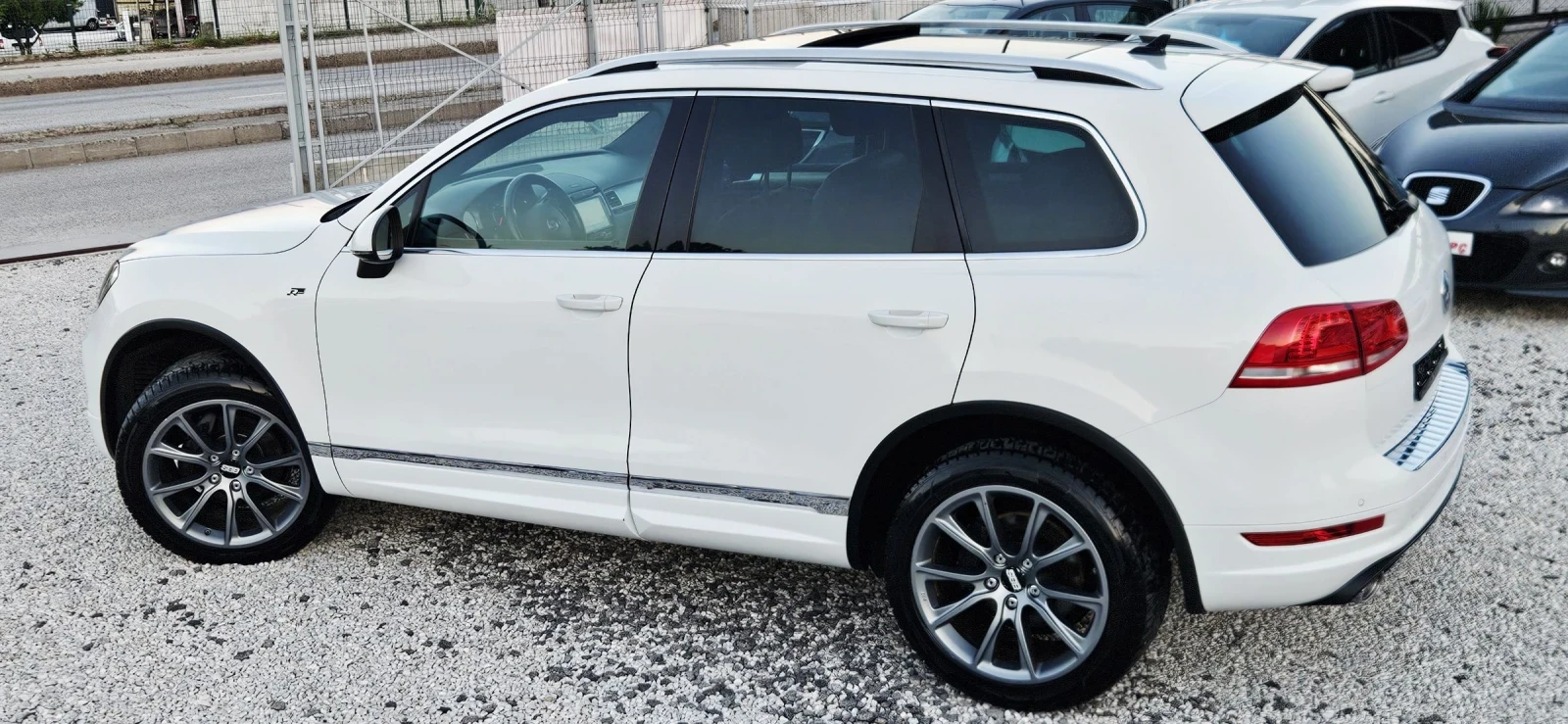 VW Touareg R-LINE* FACE* DISTRONIK* NAVI* PANORAMA, снимка 8 - Автомобили и джипове - 54683782