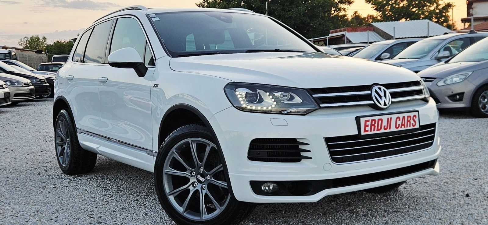 VW Touareg R-LINE* FACE* DISTRONIK* NAVI* PANORAMA, снимка 4 - Автомобили и джипове - 54683782