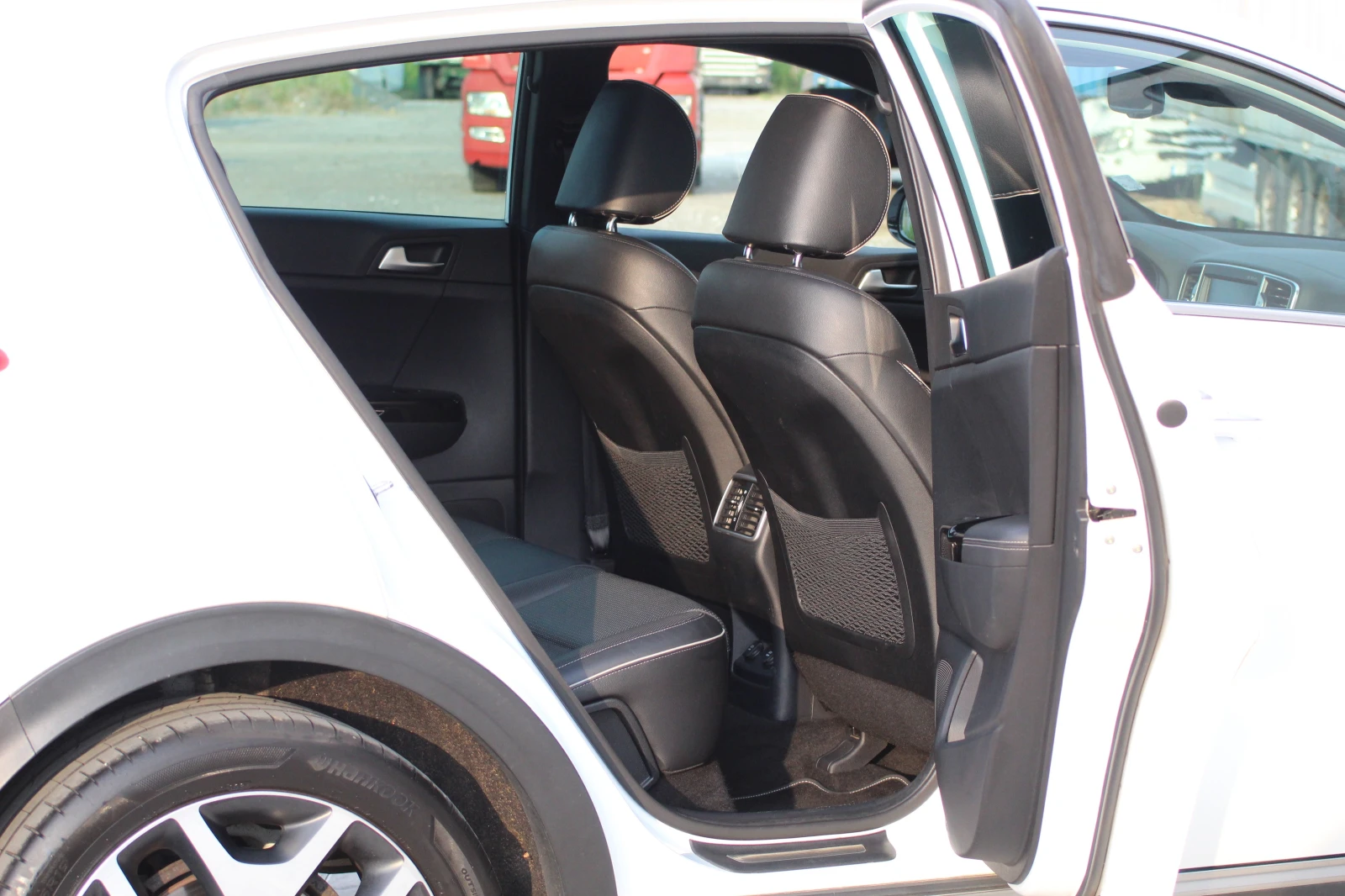 Kia Sportage  2.0 CRDI GT Line 185кс 4х4 /Пълн. серв. история , снимка 11 - Автомобили и джипове - 55042096