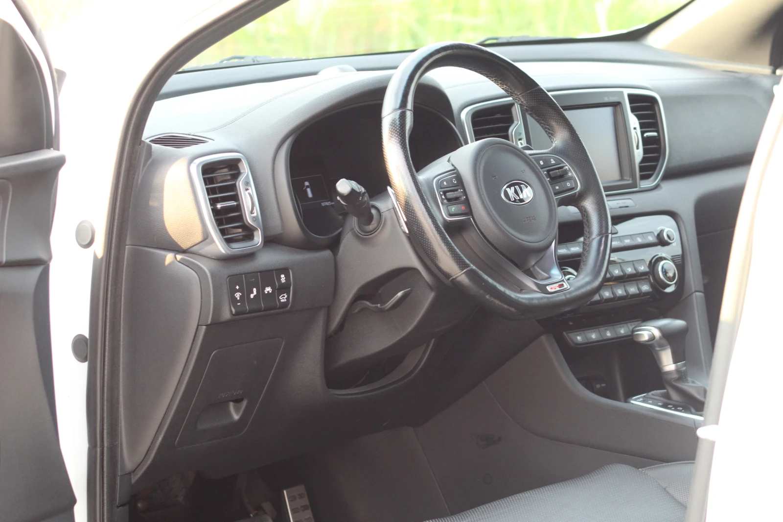 Kia Sportage  2.0 CRDI GT Line 185кс 4х4 / Обдухване / Панорама, снимка 13 - Автомобили и джипове - 55042096