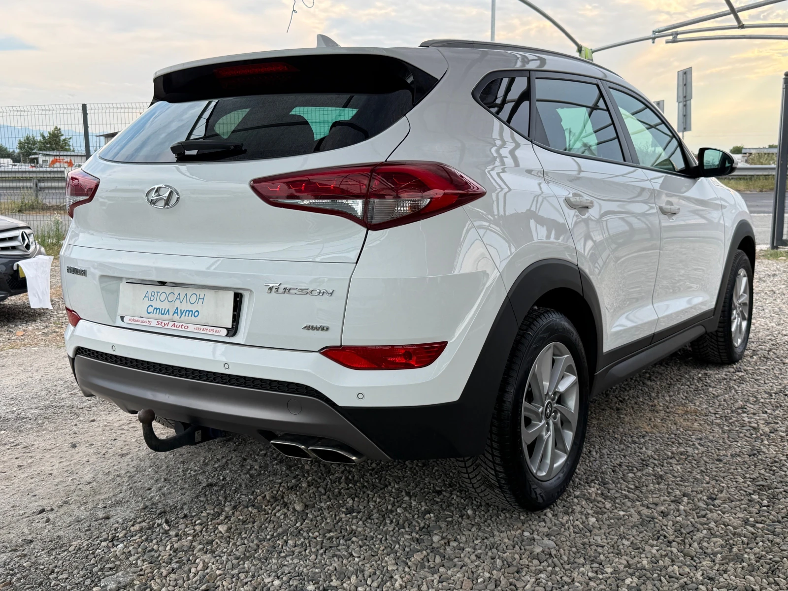 Hyundai Tucson 1.6 i, снимка 5 - Автомобили и джипове - 55326116