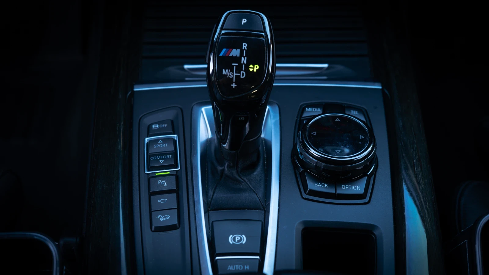 BMW X5 M50D, снимка 10 - Автомобили и джипове - 55465384