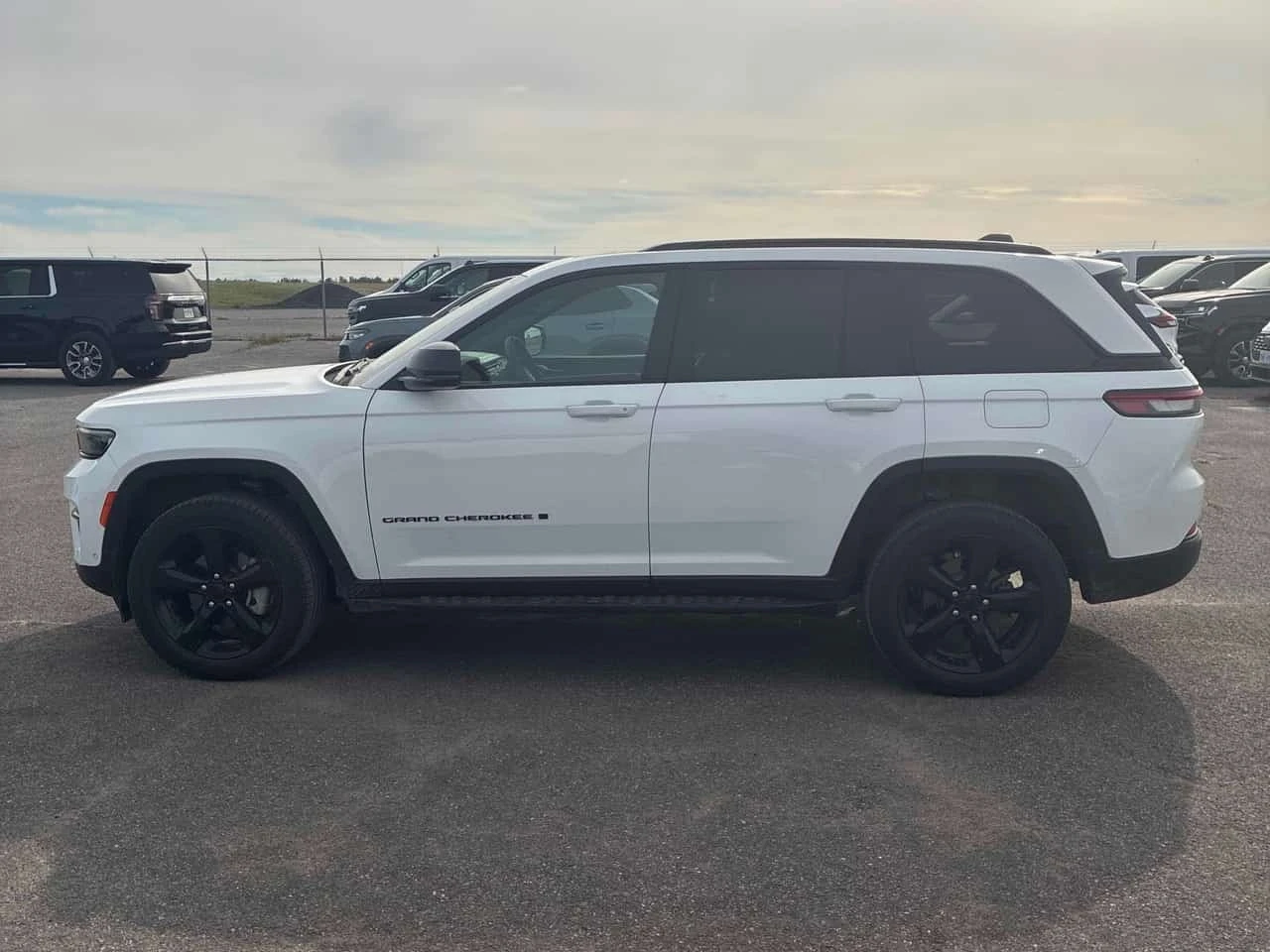 Jeep Grand cherokee * Limited * АВТОКРЕДИТ БЕЗ ПЪРВОНАЧАЛНА ВНОСКА* , снимка 2 - Автомобили и джипове - 56211820