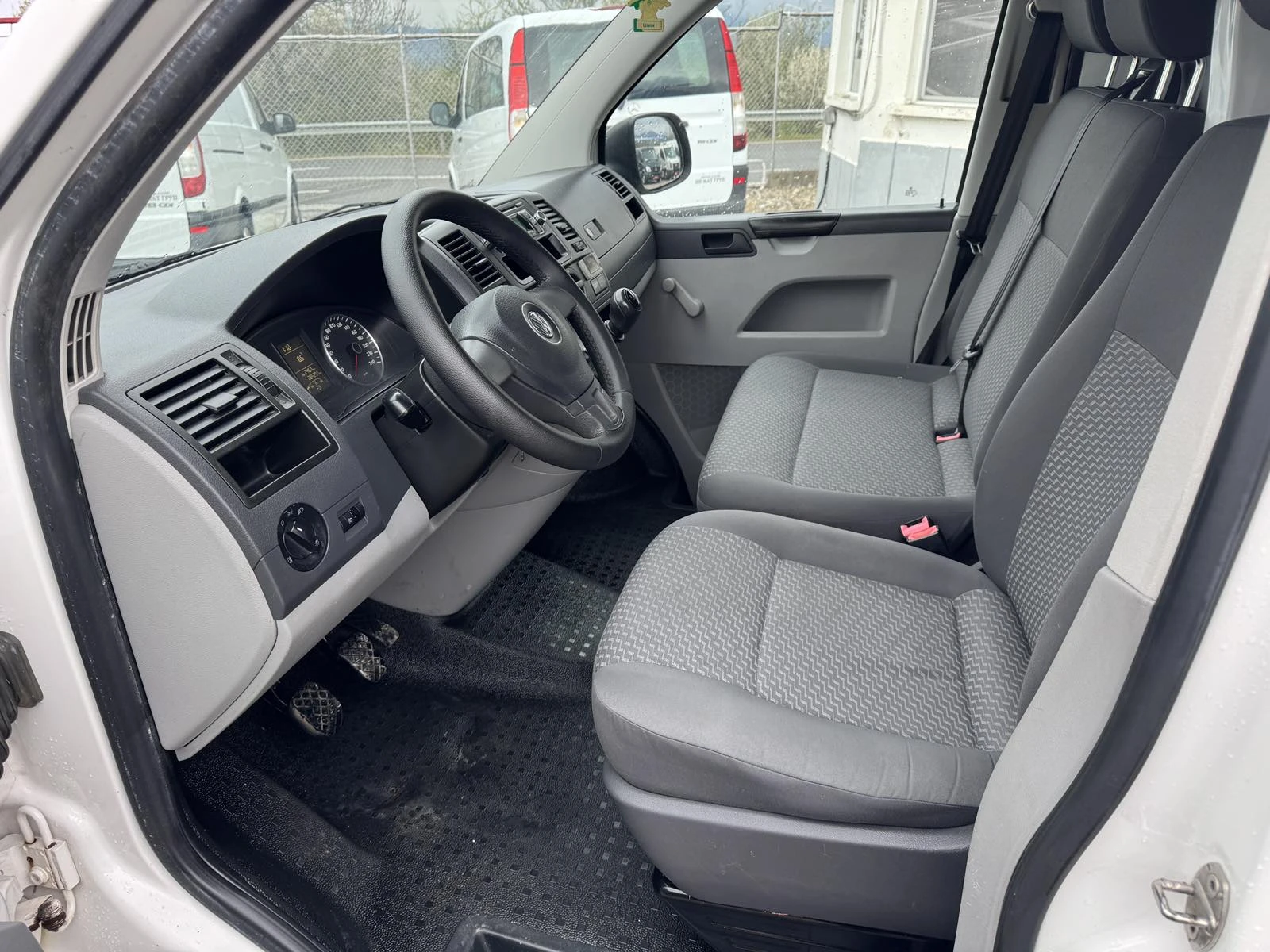 VW Transporter ХЛАДИЛЕН, снимка 12 - Бусове и автобуси - 54056523