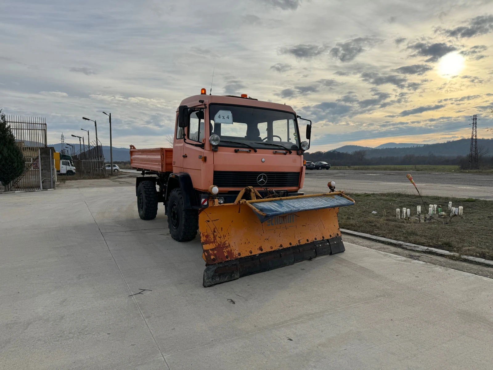Mercedes-Benz UNIMOG Unimog 914 4Х4 Специален самосвал, снимка 1