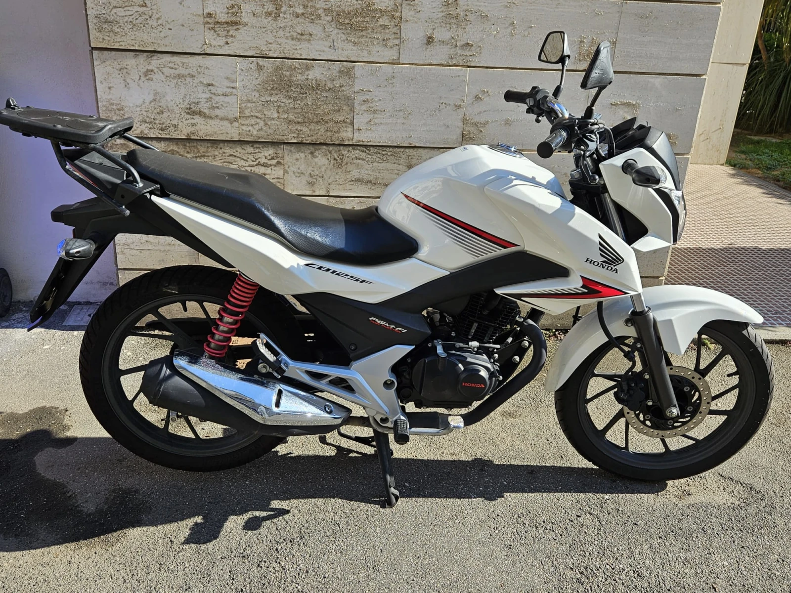 Honda Cb 125F 12.2015г. кат.А1, снимка 17 - Мотоциклети и мототехника - 54115334