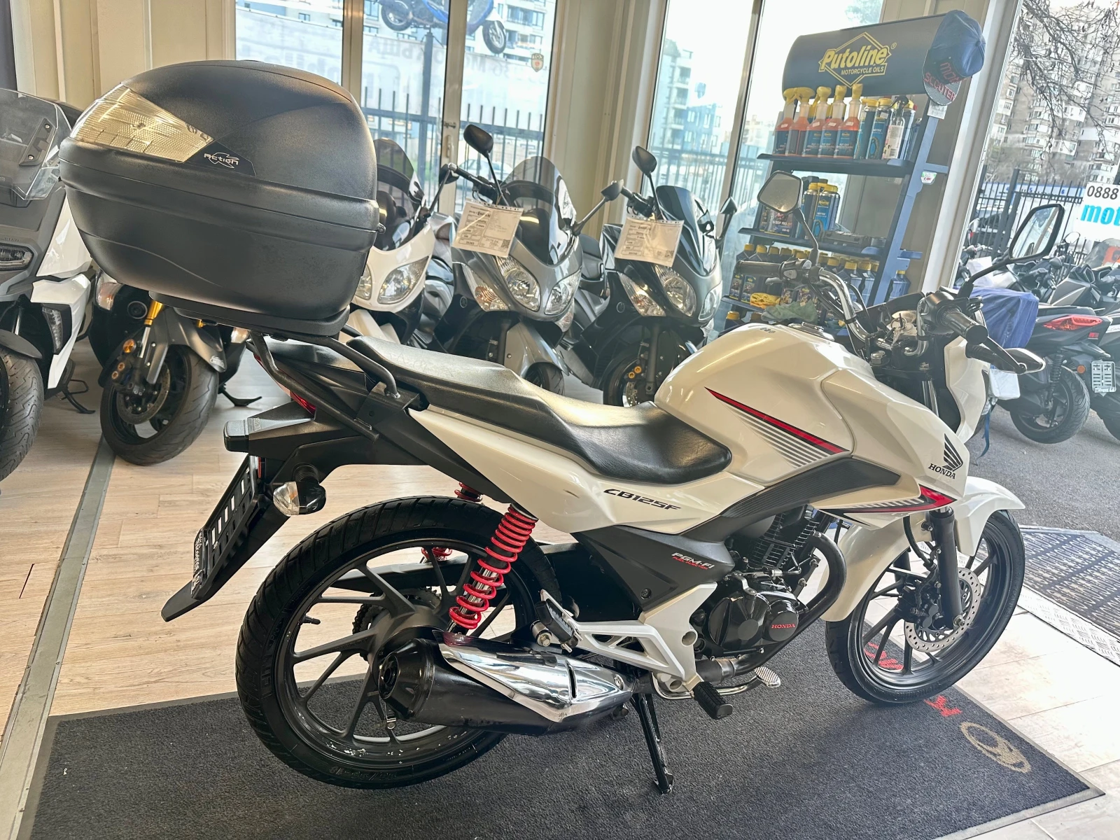 Honda Cb 125F 12.2015г. кат.А1, снимка 14 - Мотоциклети и мототехника - 54115334