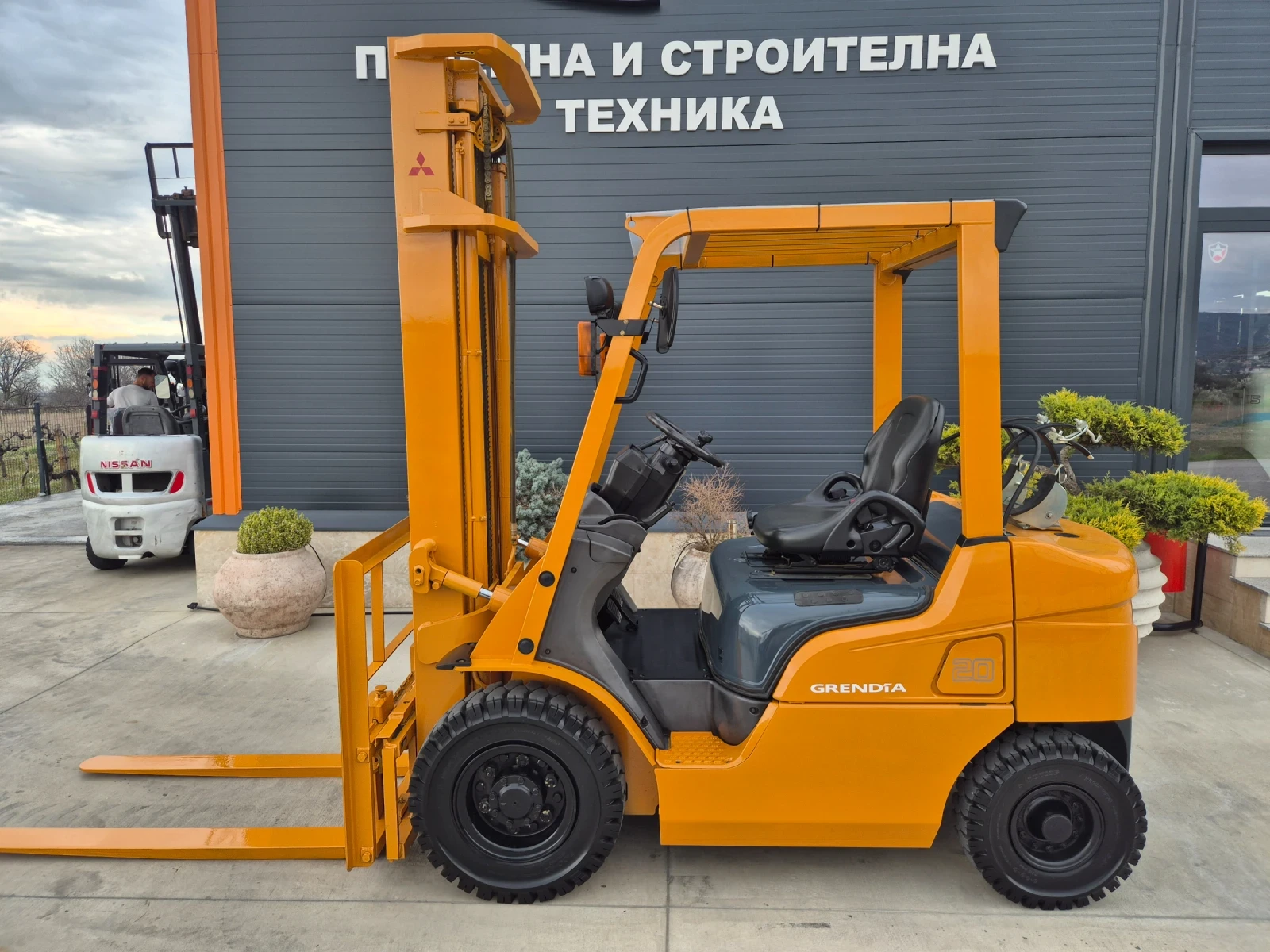 Мотокар Mitsubishi ИЗРАВНИТЕЛ / 4 метра ПОВДИГАНЕ / ГАЗ+ БЕНЗИН !!!, снимка 2 - Индустриална техника - 54058909