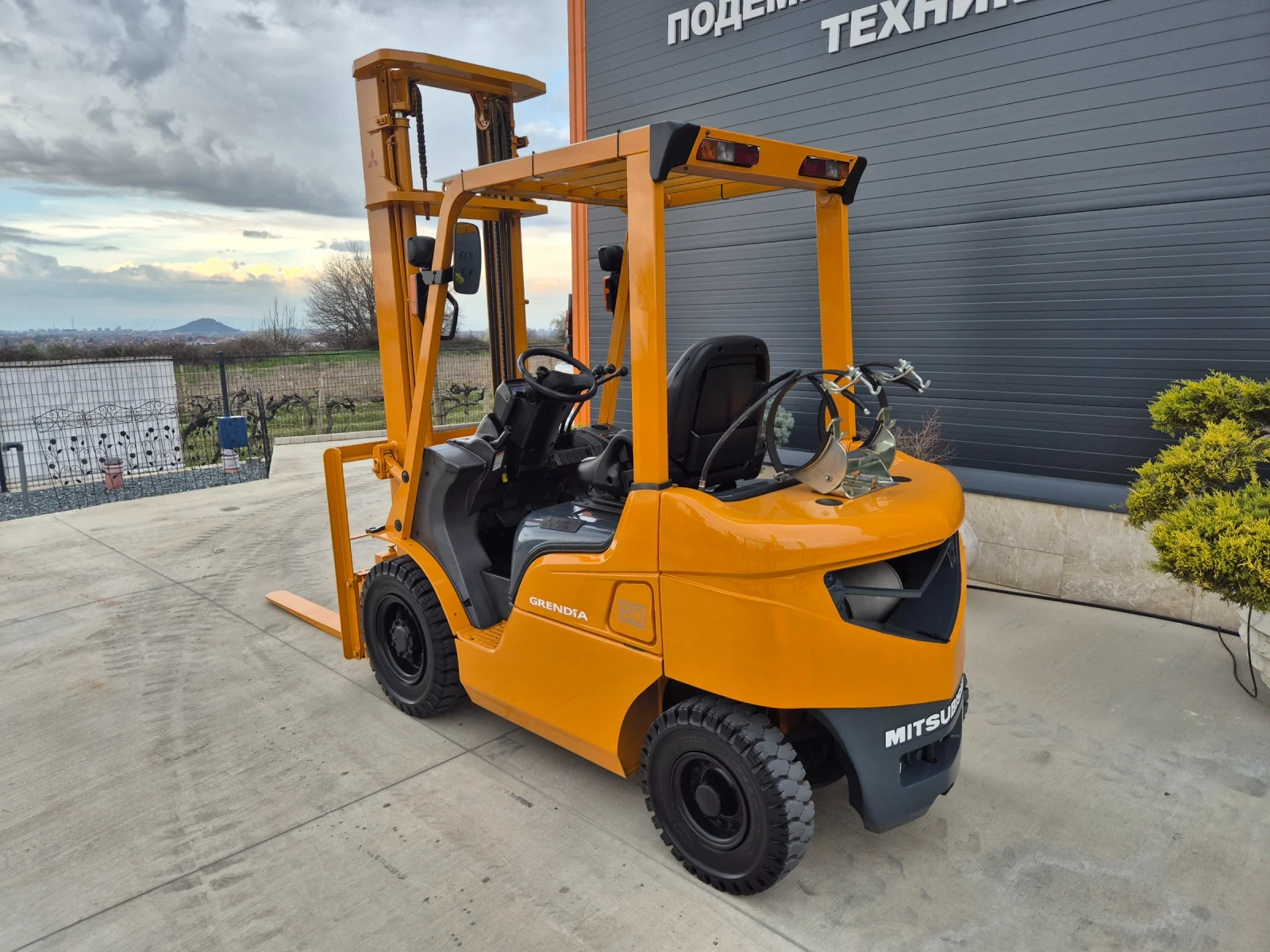 Мотокар Mitsubishi ИЗРАВНИТЕЛ / 4 метра ПОВДИГАНЕ / ГАЗ+ БЕНЗИН !!!, снимка 3 - Индустриална техника - 54058909