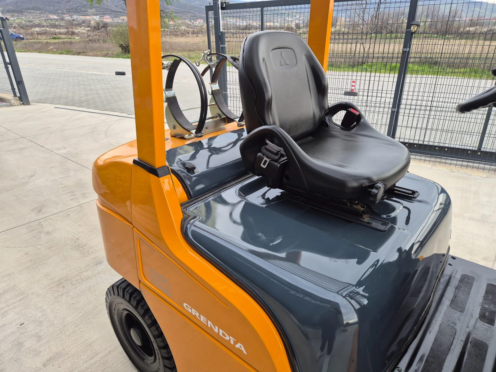 Мотокар Mitsubishi ИЗРАВНИТЕЛ / 4 метра ПОВДИГАНЕ / ГАЗ+ БЕНЗИН !!!, снимка 13 - Индустриална техника - 54058909