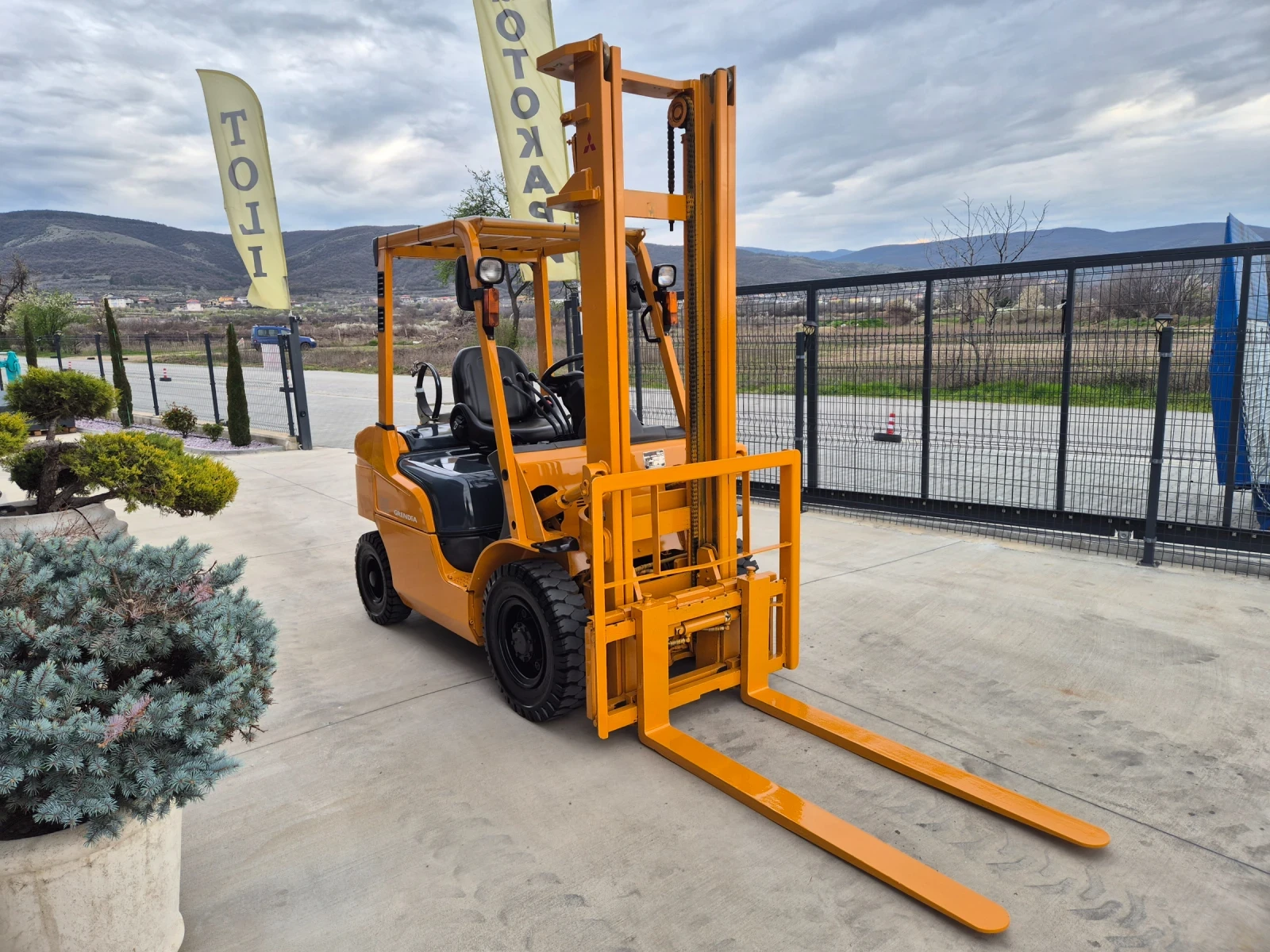 Мотокар Mitsubishi ИЗРАВНИТЕЛ / 4 метра ПОВДИГАНЕ / ГАЗ+ БЕНЗИН !!!, снимка 7 - Индустриална техника - 54058909