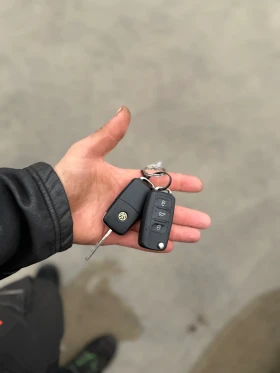 VW Touran 2.0 TDI 170 к.с Highline, снимка 16