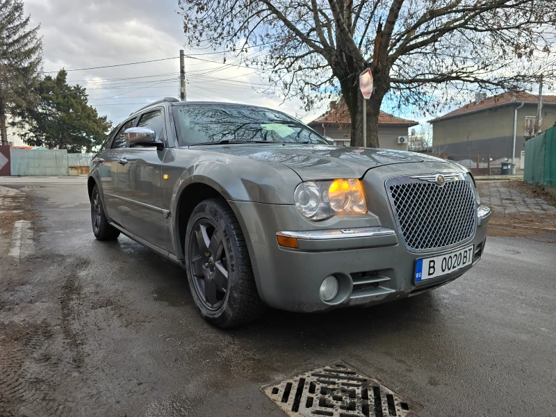 Chrysler 300c, снимка 1 - Автомобили и джипове - 48631358