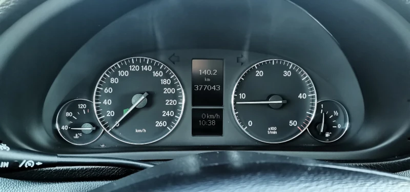 Mercedes-Benz C 200, снимка 5 - Автомобили и джипове - 50864107