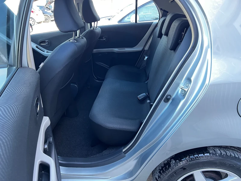 Toyota Yaris 1.33i 6-SPEED EURO-5, снимка 14 - Автомобили и джипове - 52707316