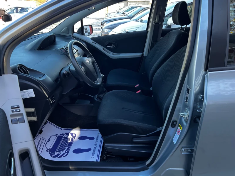 Toyota Yaris 1.33i 6-SPEED EURO-5, снимка 11 - Автомобили и джипове - 52707316
