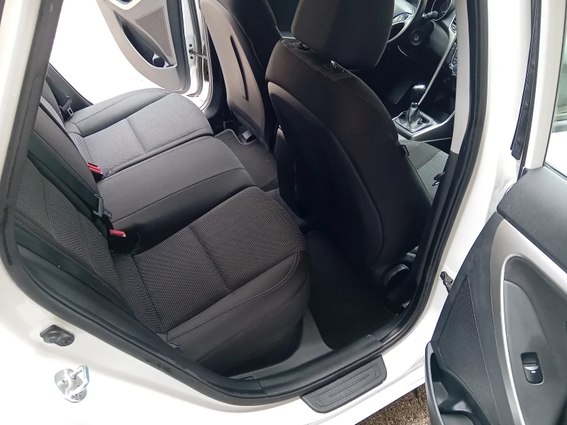 Hyundai I30, снимка 10 - Автомобили и джипове - 52846908