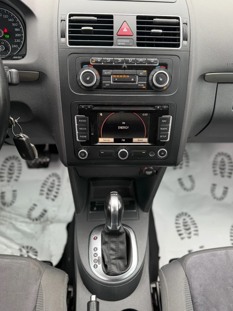 VW Touran 2.0 TDI 170 к.с Highline, снимка 11 - Автомобили и джипове - 53274462