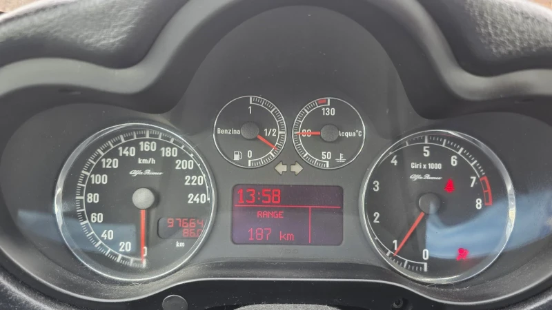 Alfa Romeo 147 97хл км, снимка 17 - Автомобили и джипове - 53300908