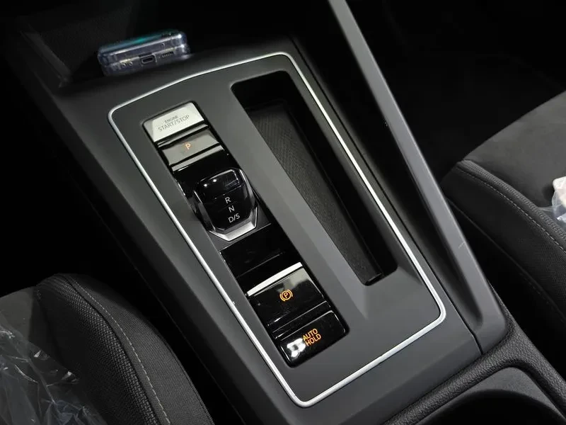 VW Golf 2.0 Tdi Premium, снимка 9 - Автомобили и джипове - 55785482