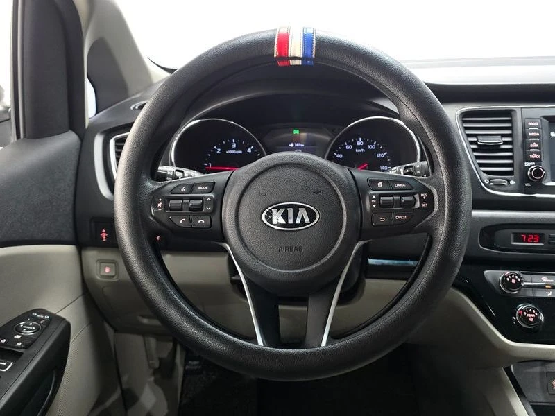Kia Carnival 11-Seater Deluxe| 199к.с., снимка 13 - Автомобили и джипове - 56165012