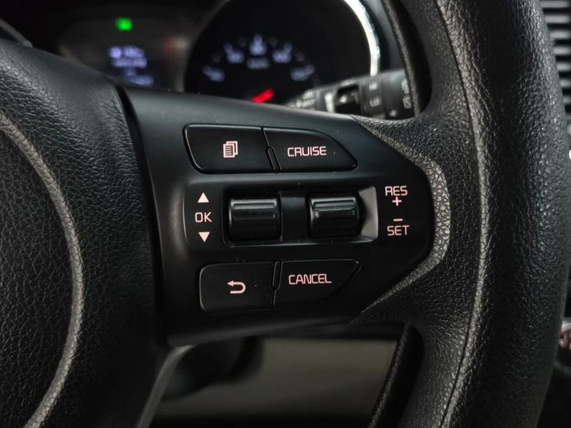 Kia Carnival 11-Seater Deluxe| 199к.с., снимка 15 - Автомобили и джипове - 56165012
