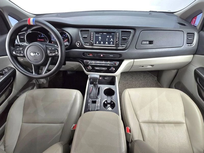 Kia Carnival 11-Seater Deluxe| 199к.с., снимка 7 - Автомобили и джипове - 56165012