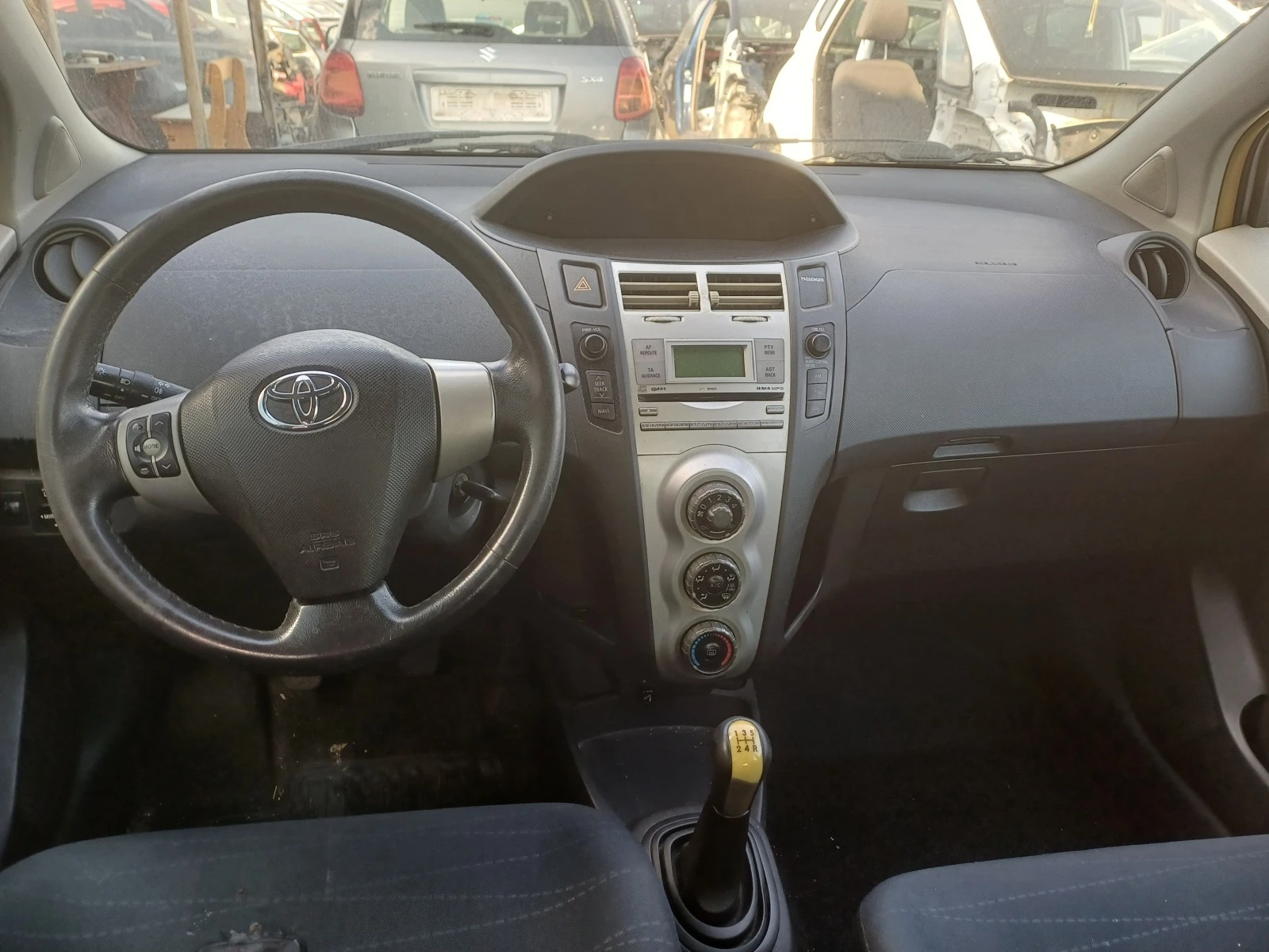 Toyota Yaris 1.0i-на части - изображение 5