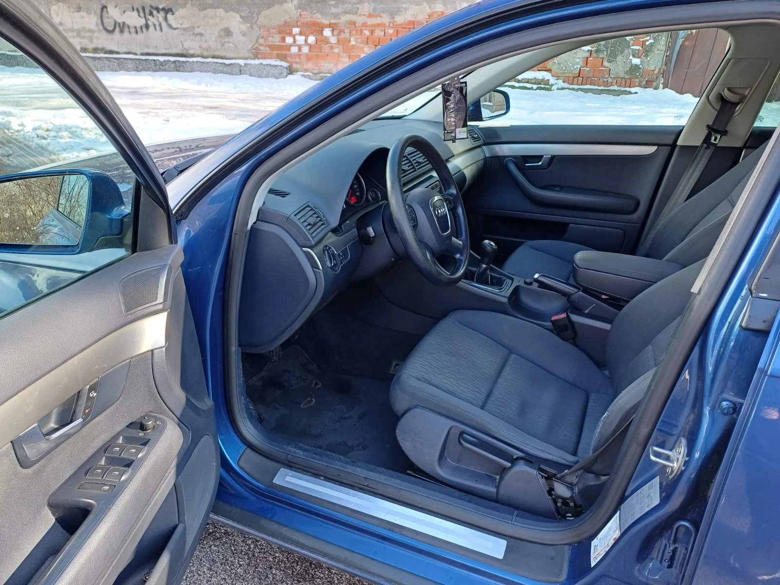 Audi A4 2.0 TDI 140 к.с - изображение 9