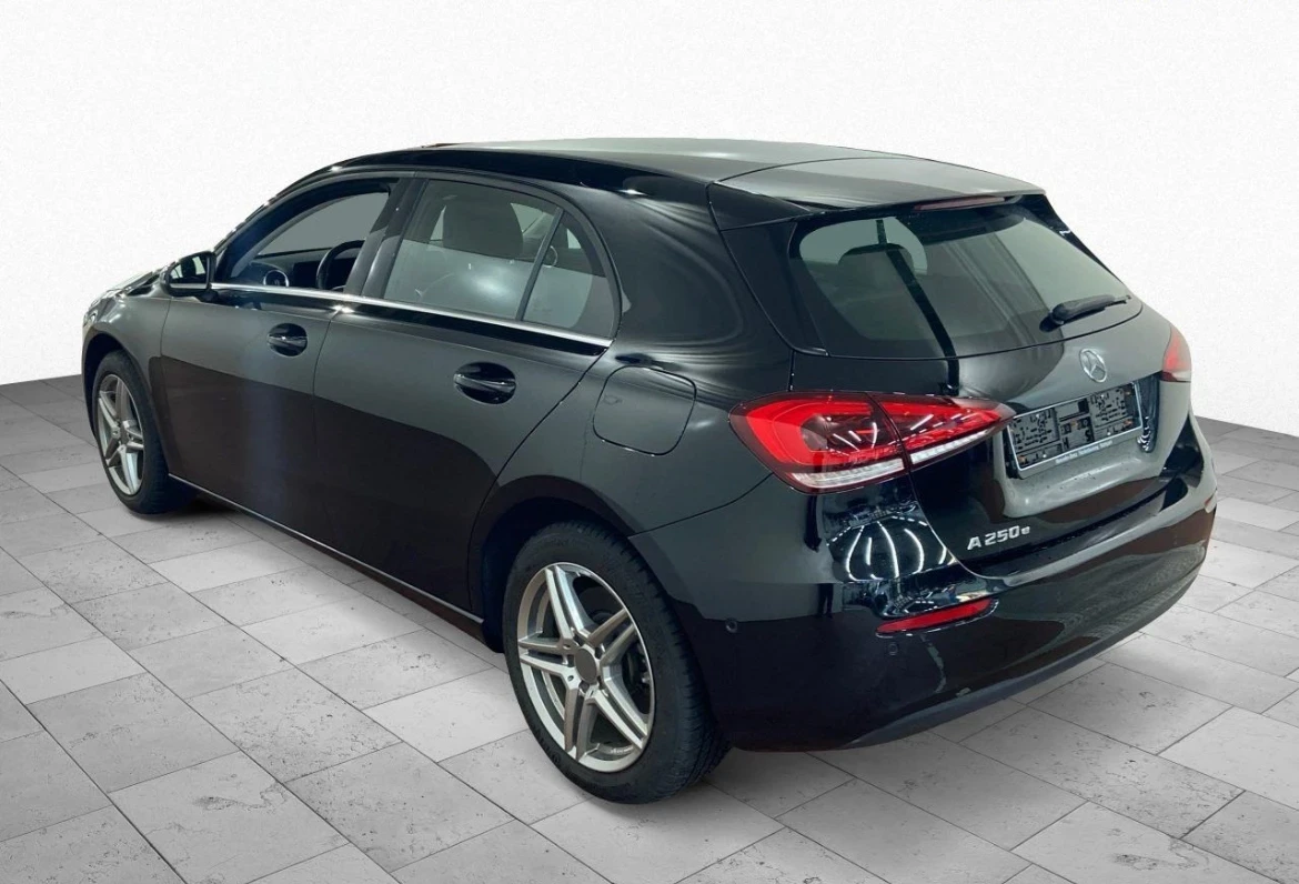 Mercedes-Benz A 250 Hybrid Lane Acc Led  - изображение 4