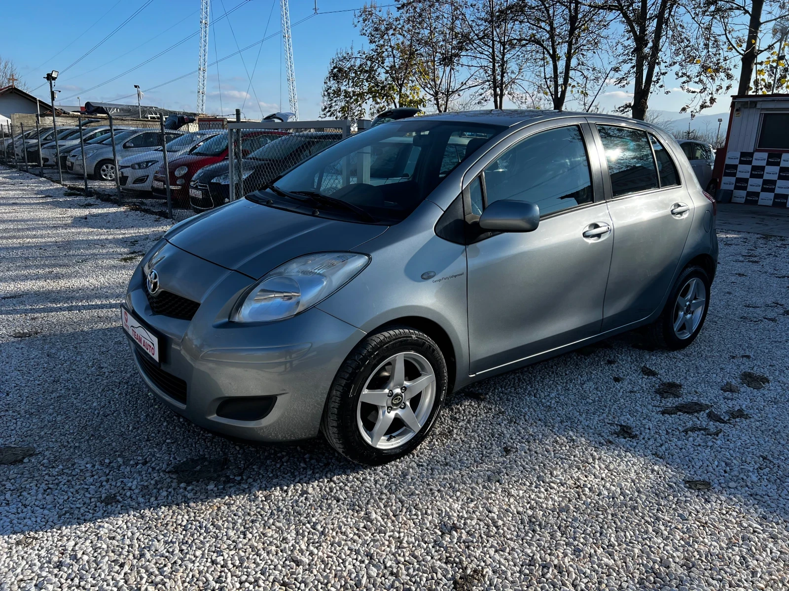 Toyota Yaris 1.33i 6-SPEED EURO-5 - изображение 3