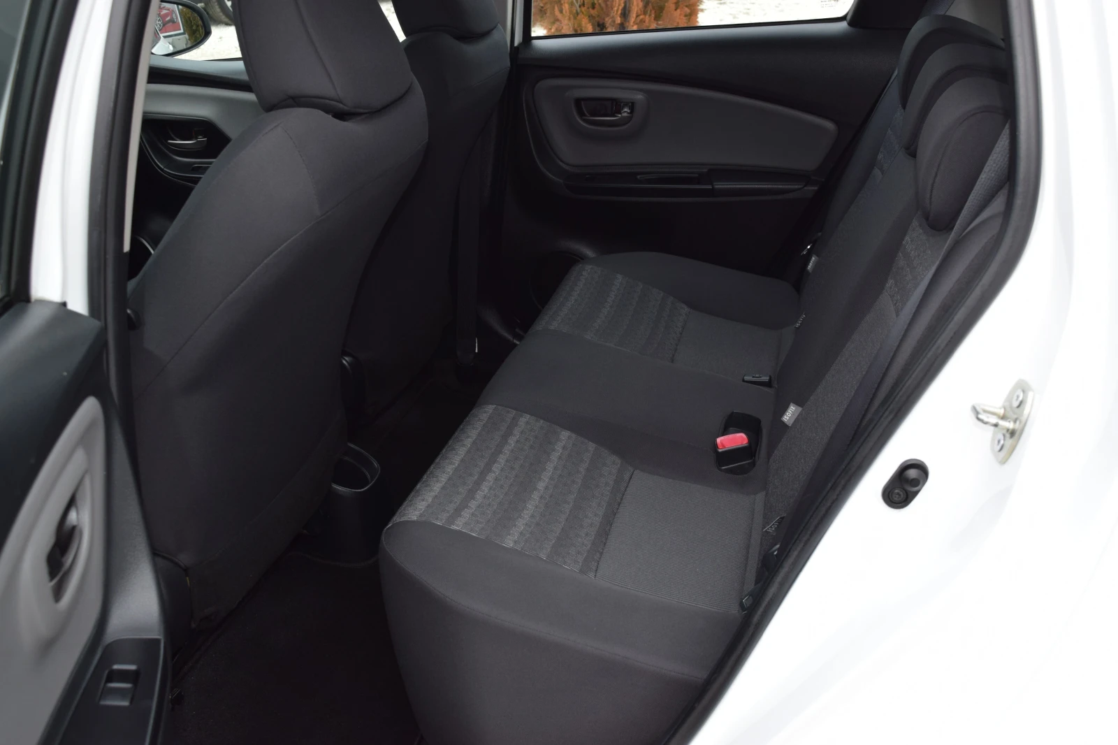 Toyota Yaris 1.4 d4d* Euro6B* 90 kc*  | Mobile.bg � ����������� 13