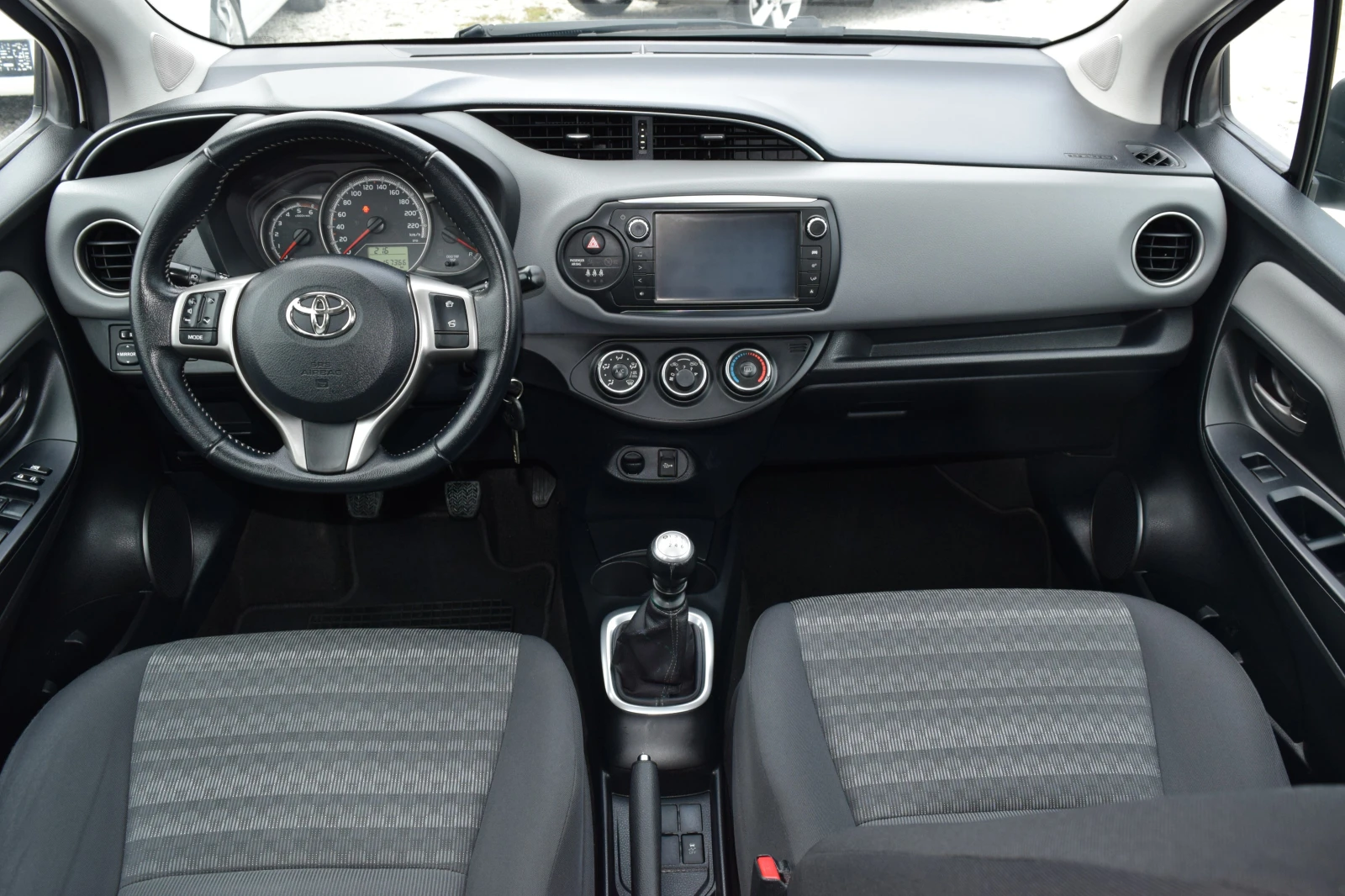 Toyota Yaris 1.4 d4d* Euro6B* 90 kc*  | Mobile.bg � ����������� 11