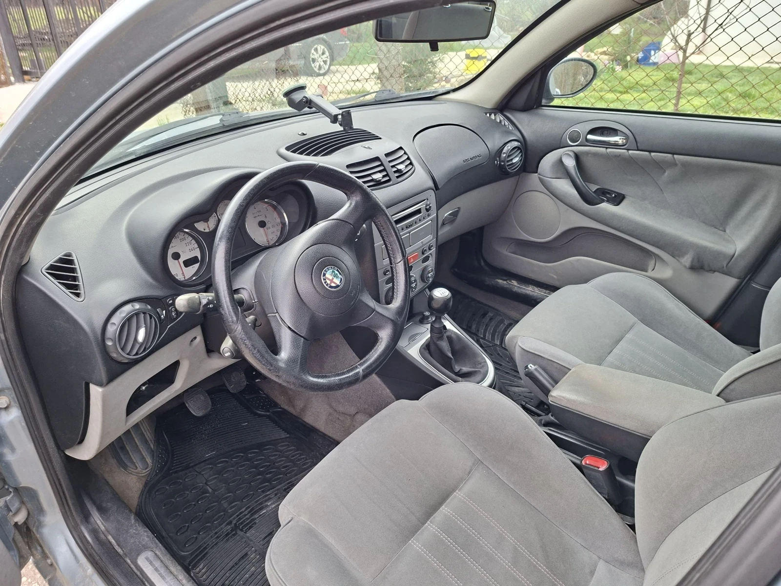 Alfa Romeo 147 1.9jtdm, снимка 11 - Автомобили и джипове - 53800872
