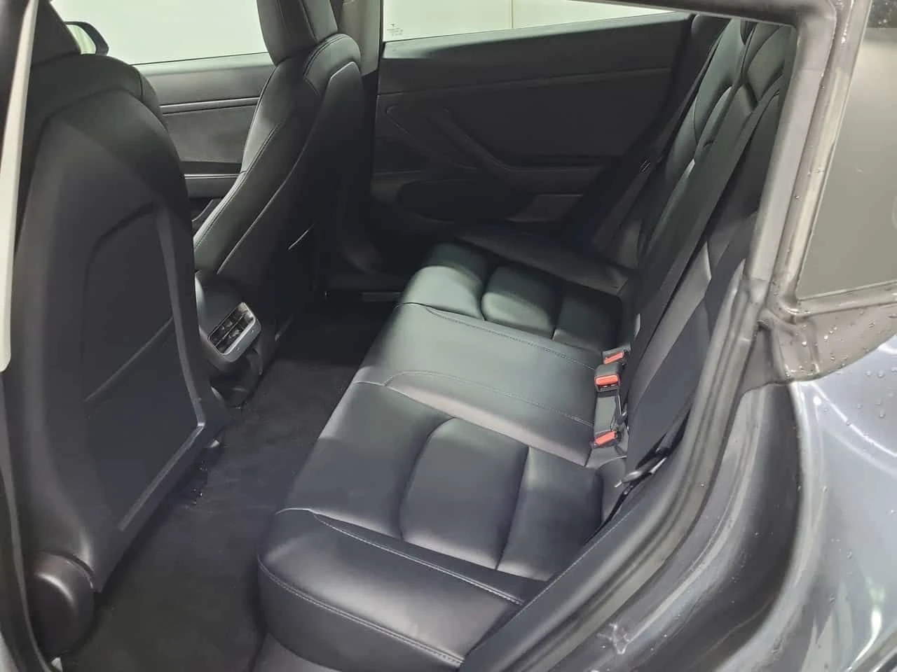 Tesla Model 3 * Standard Range * PANO* KEYLESS* ПОДГРЕВ* NAVI* , снимка 3 - Автомобили и джипове - 54001847