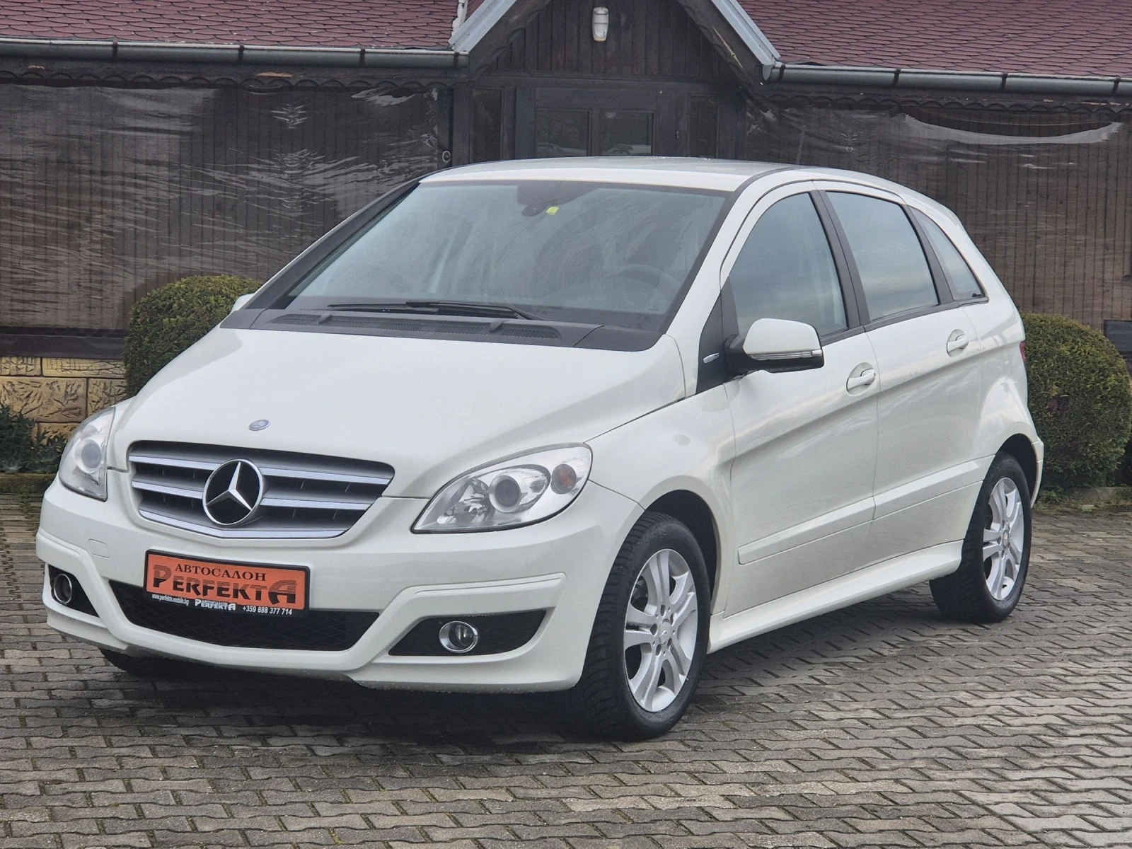 Mercedes-Benz B 180 1.8 бензин 115к.с., снимка 2 - Автомобили и джипове - 54048871
