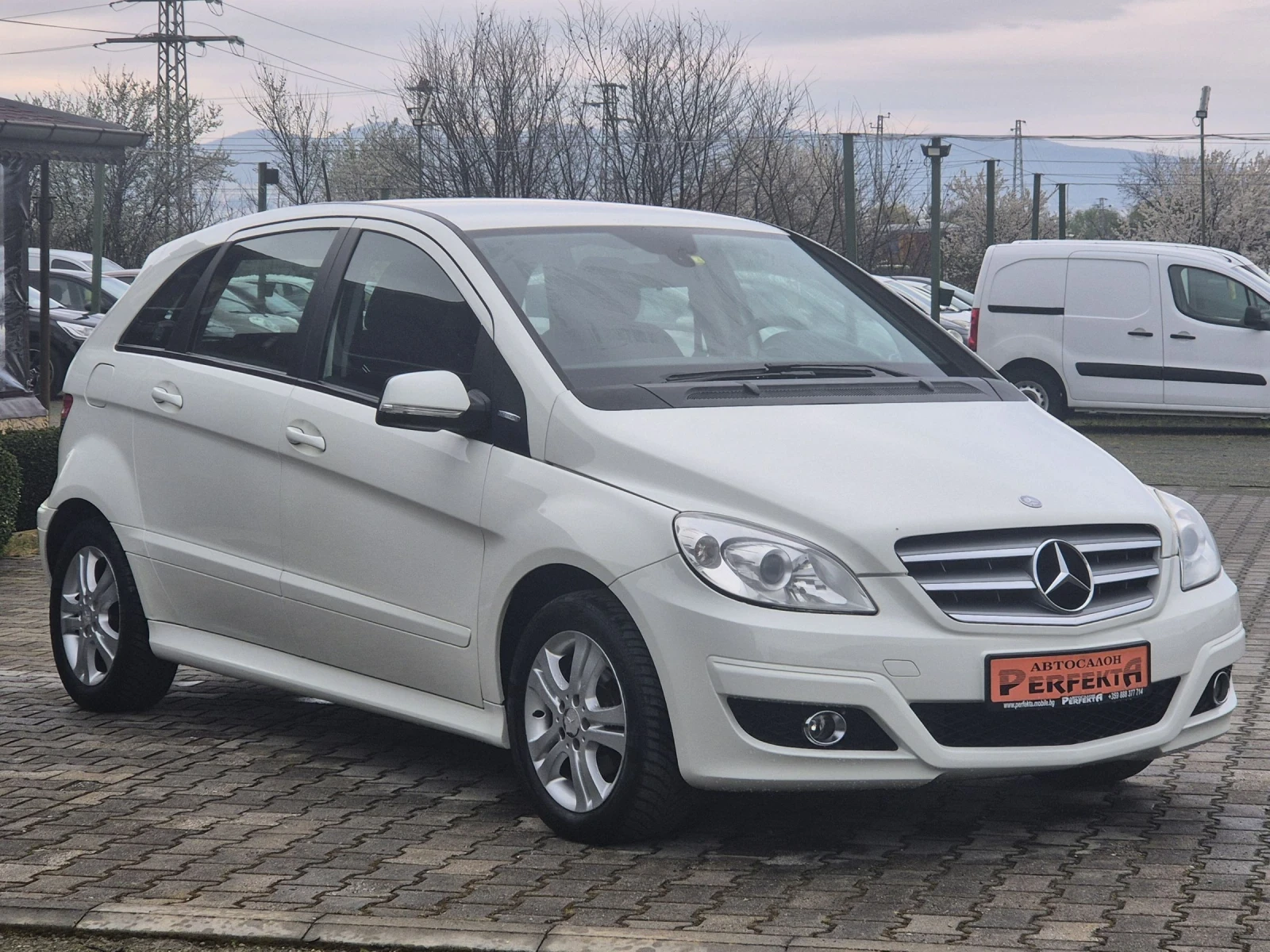 Mercedes-Benz B 180 1.8 бензин 115к.с., снимка 5 - Автомобили и джипове - 54048871