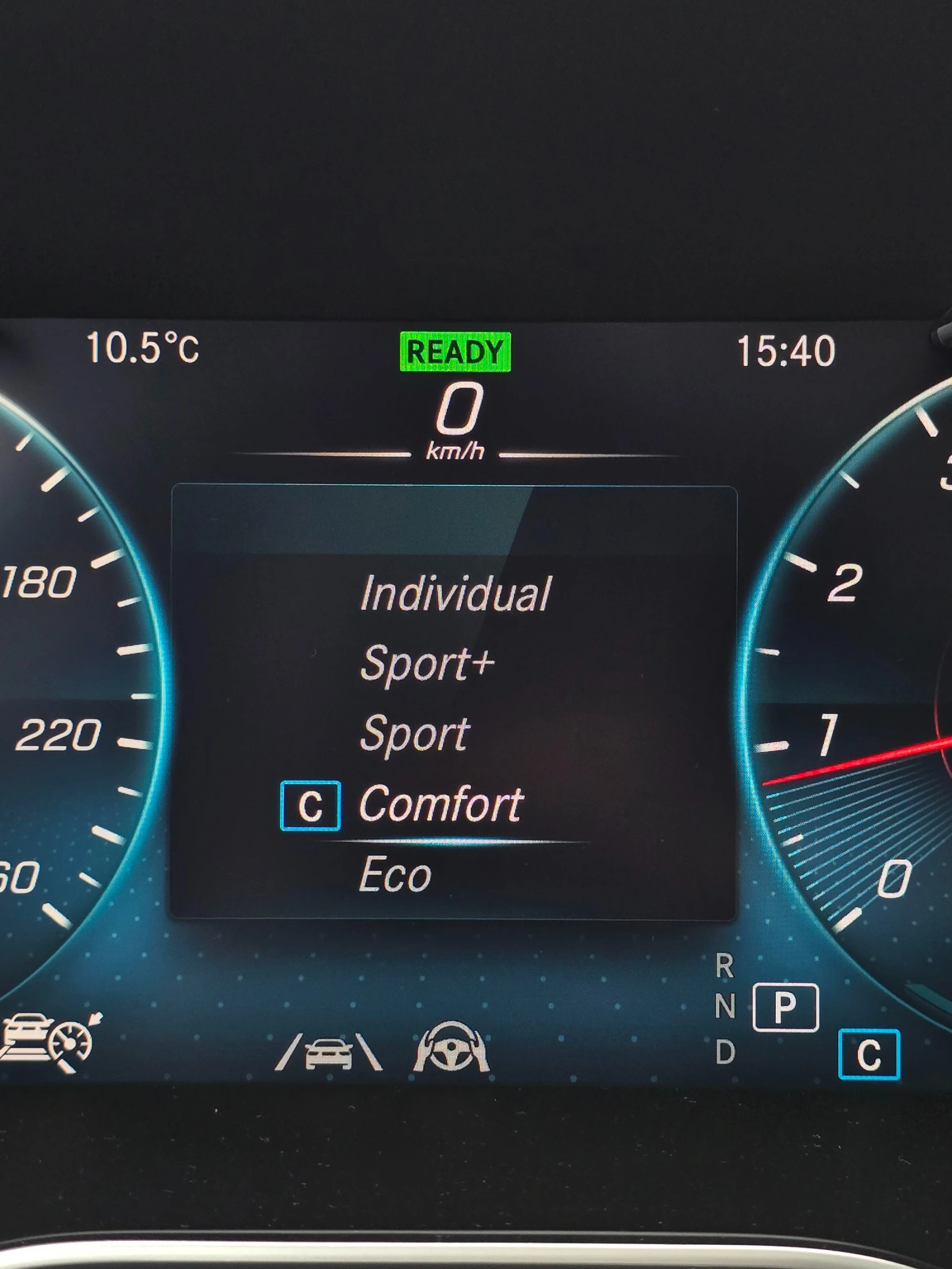 Mercedes-Benz C 300  AMG 4MATIC, снимка 17 - Автомобили и джипове - 54399893