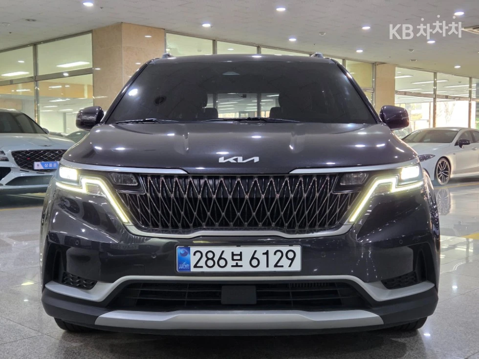 Kia Carnival КОЖА* ПОДГРЕВ* ОБДУХВ* МОНИТОРИ* ДИСТ, снимка 2 - Автомобили и джипове - 54840555