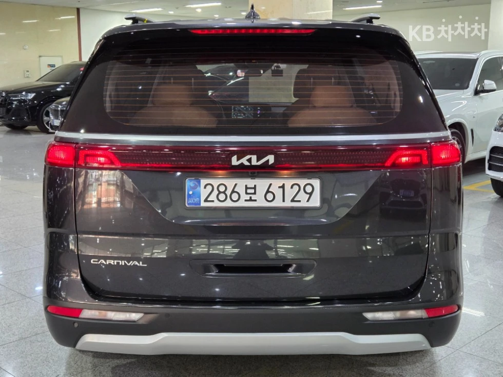 Kia Carnival КОЖА* ПОДГРЕВ* ОБДУХВ* МОНИТОРИ* ДИСТ, снимка 5 - Автомобили и джипове - 54840555