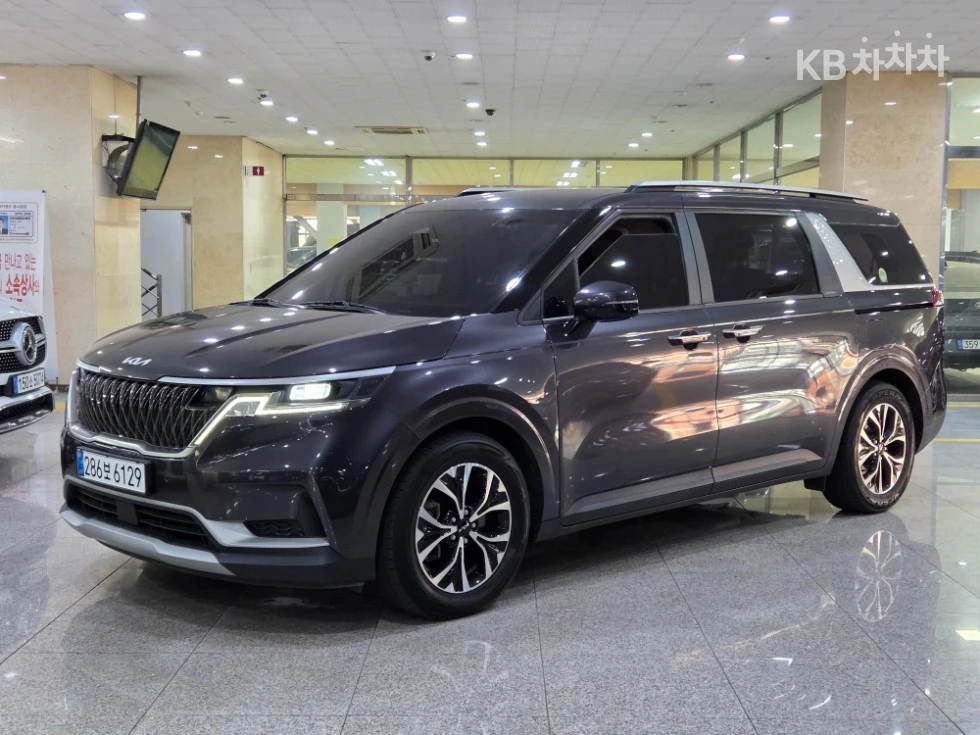 Kia Carnival КОЖА* ПОДГРЕВ* ОБДУХВ* МОНИТОРИ* ДИСТ