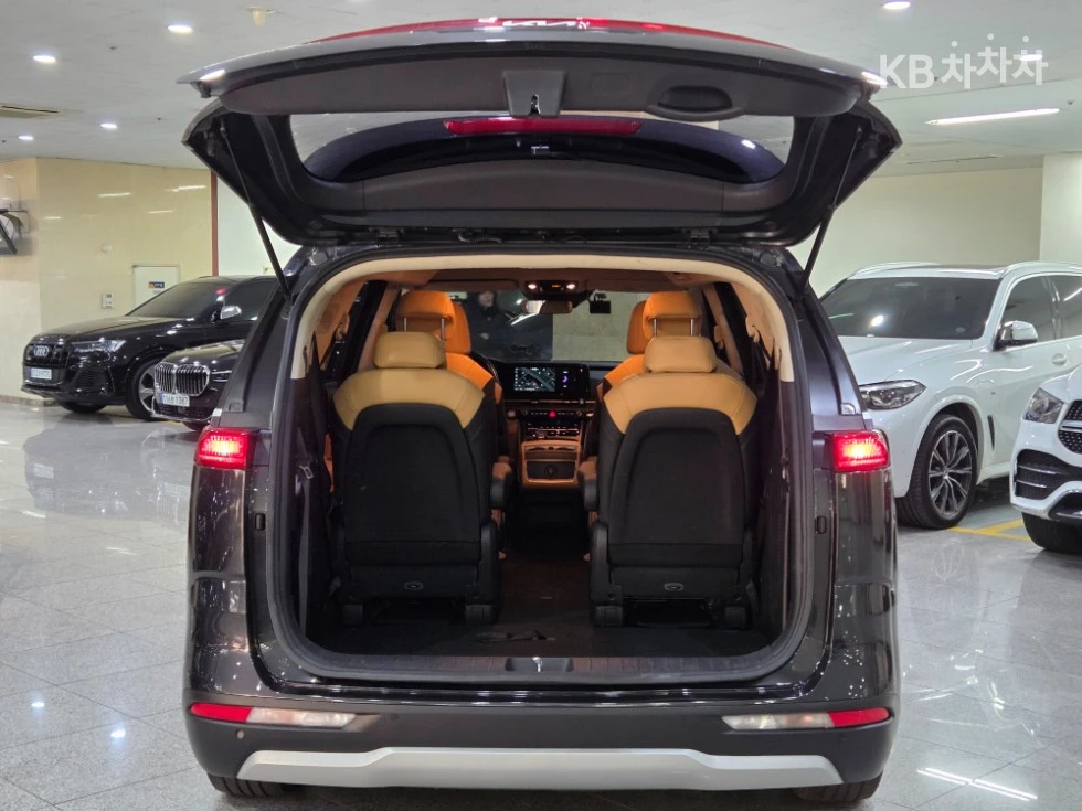 Kia Carnival КОЖА* ПОДГРЕВ* ОБДУХВ* МОНИТОРИ* ДИСТ, снимка 16 - Автомобили и джипове - 54840555