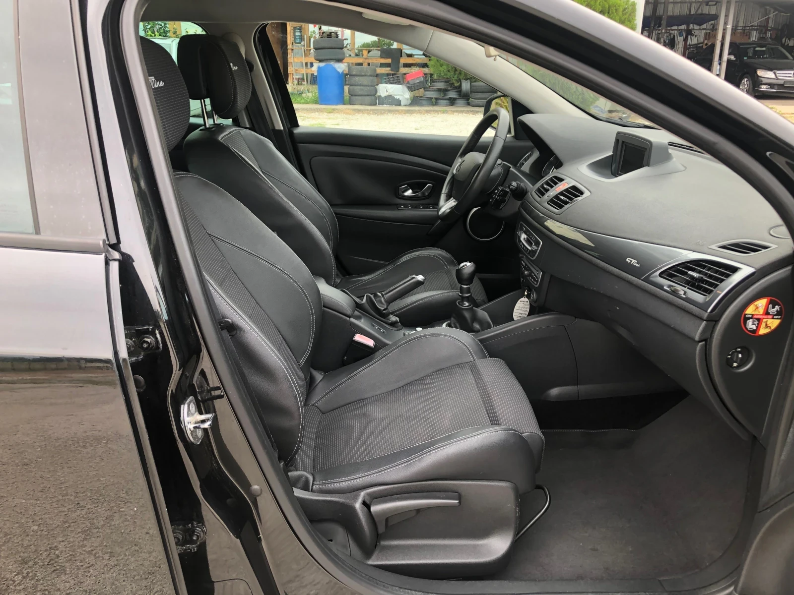 Renault Megane 1.5 dci, снимка 13 - Автомобили и джипове - 54859698