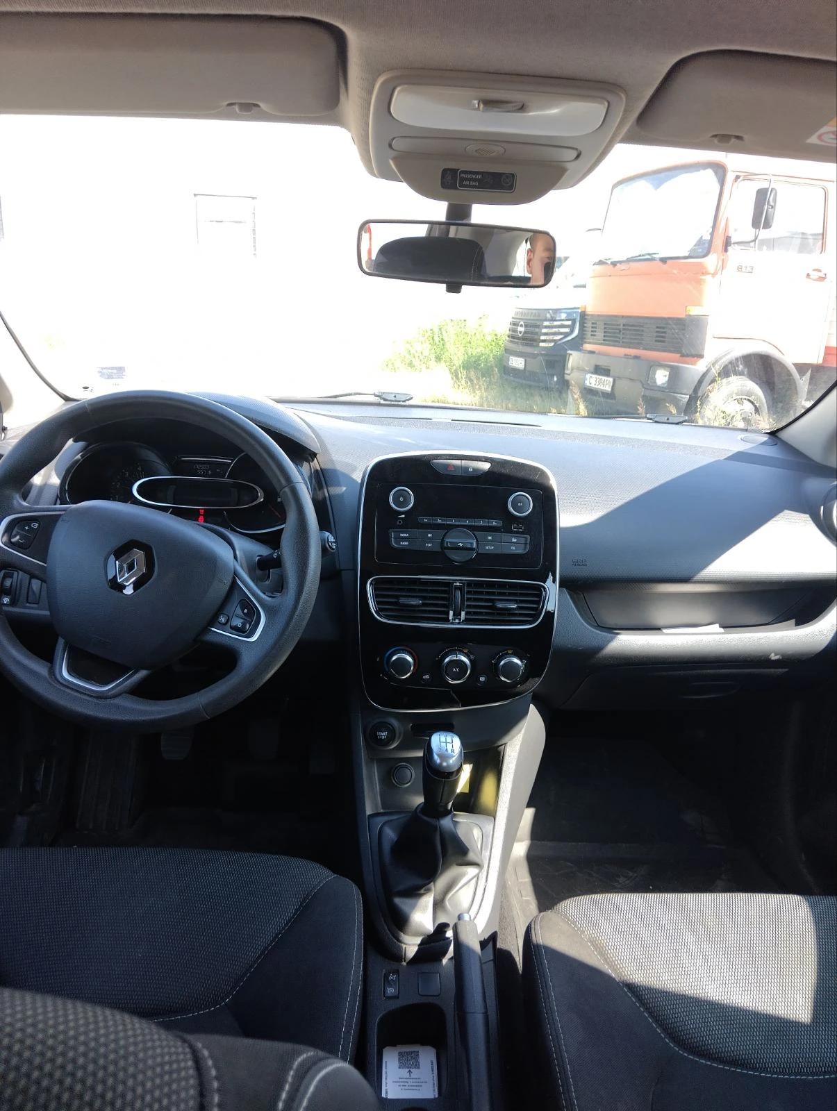Renault Clio 1.5dCi, снимка 10 - Автомобили и джипове - 55083947